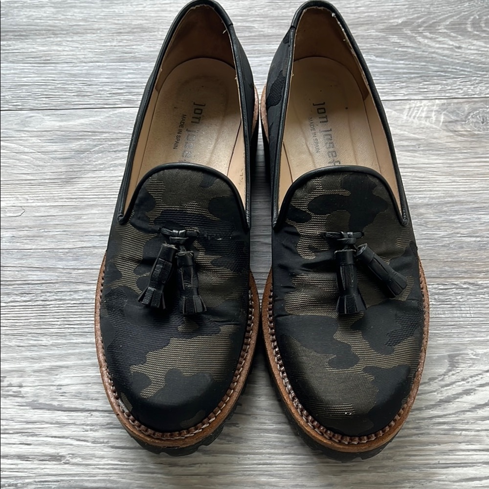 Jon Josef GoGoCamo Lug Loafer with Tassel Sizes 37.5
